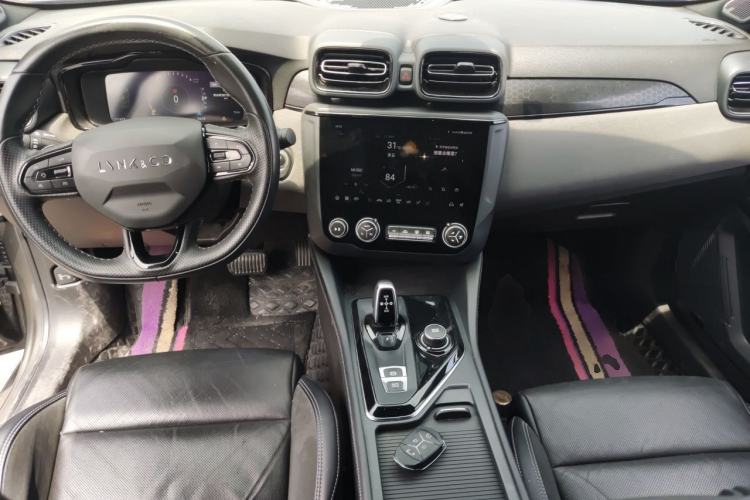 Used Lynk & Co 03 2022 2.0TD DCT JingPro Center Console