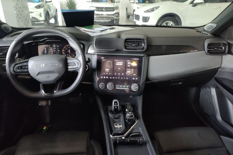 Used Lynk & Co 03 2022 2.0TD DCT JingPro Center Console