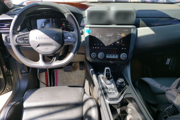 Used Lynk & Co 03 2022 2.0TD DCT JingPro Center Console