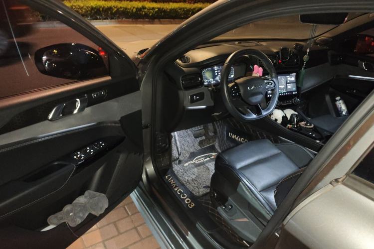 Used Lynk & Co 03 2022 2.0TD DCT JingPro Driver Seat
