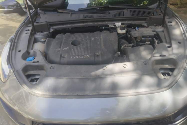 Used Lynk & Co 03 2022 2.0TD DCT JingPro Engine Bay