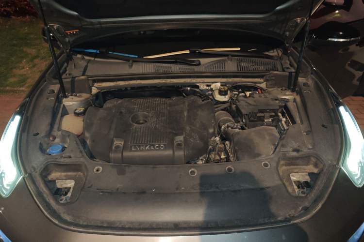 Used Lynk & Co 03 2022 2.0TD DCT JingPro Engine Bay