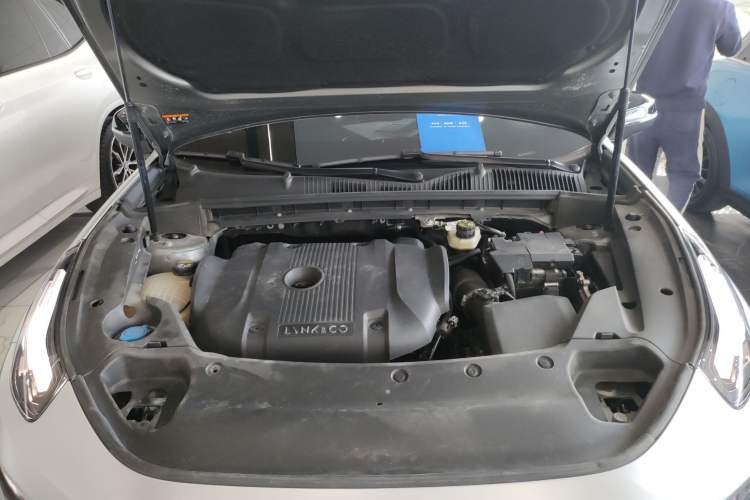 Used Lynk & Co 03 2022 2.0TD DCT JingPro Engine Bay
