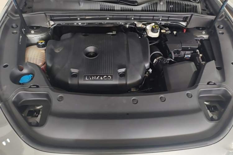 Used Lynk & Co 03 2022 2.0TD DCT JingPro Engine Bay