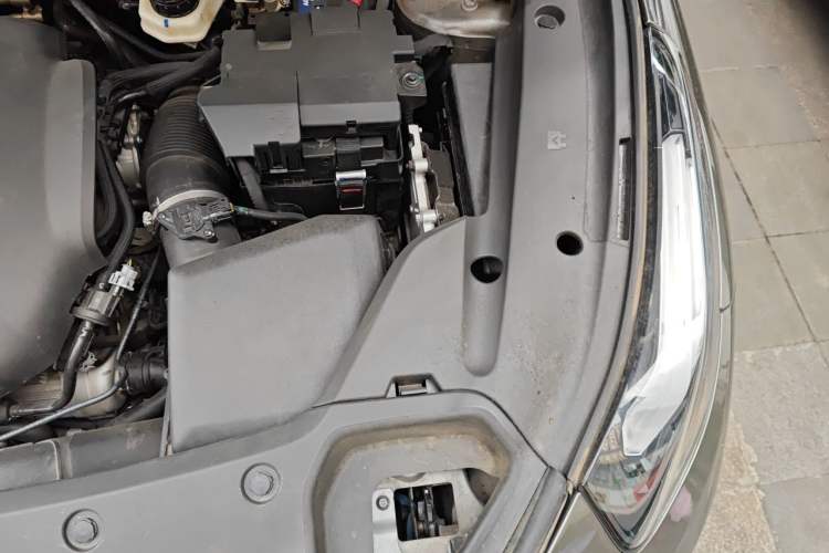 Used Lynk & Co 03 2022 2.0TD DCT JingPro Engine Bay Left