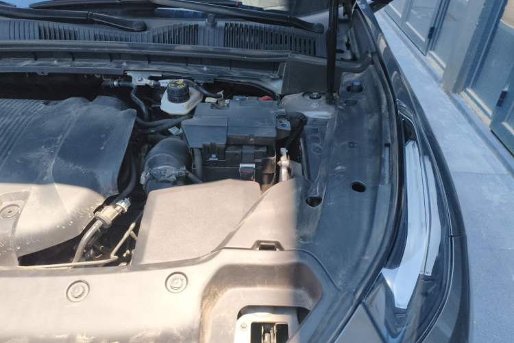 Used Lynk & Co 03 2022 2.0TD DCT JingPro Engine Bay Left