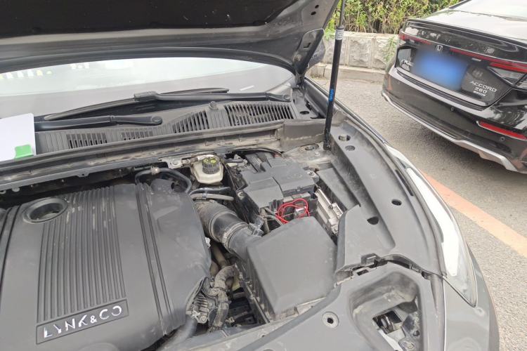 Used Lynk & Co 03 2022 1.5TD DCT JingPro Engine Bay Left