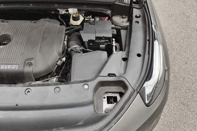 Used Lynk & Co 03 2022 2.0TD DCT GenioPlus Engine Bay Left
