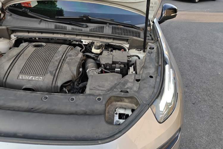 Used Lynk & Co 03 2022 1.5TD DCT JingPro Engine Bay Left