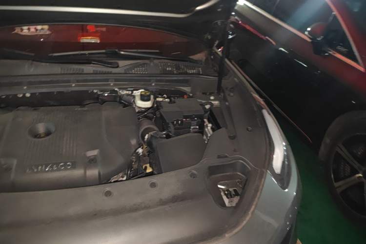 Used Lynk & Co 03 2022 2.0TD DCT JingPro Engine Bay Left