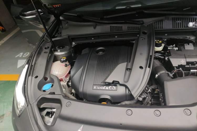 Used Lynk & Co 03 2022 1.5TD DCT JingPro Engine Bay Right