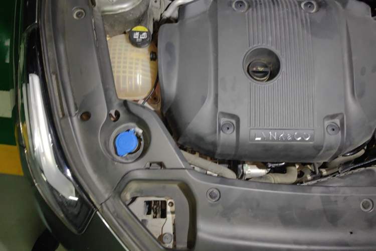 Used Lynk & Co 03 2022 2.0TD DCT JingPro Engine Bay Right