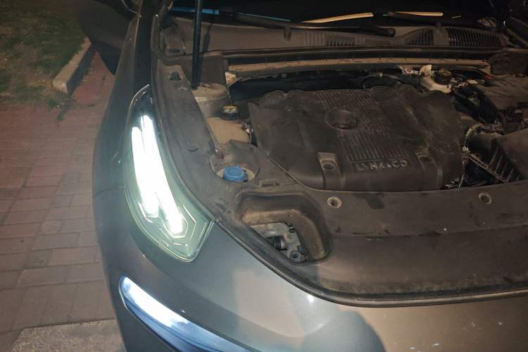 Used Lynk & Co 03 2022 2.0TD DCT JingPro Engine Bay Right