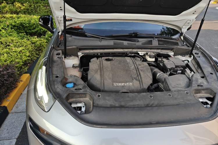 Used Lynk & Co 03 2022 1.5TD DCT JingPro Engine Bay Right