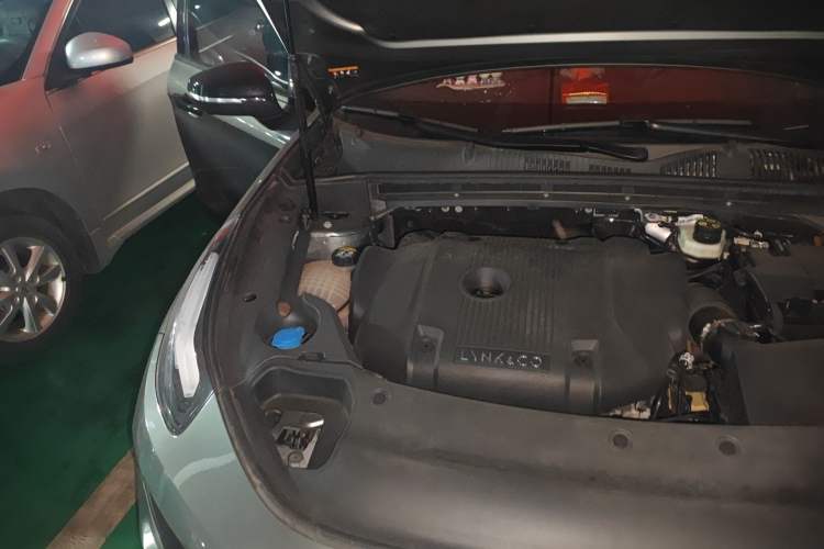 Used Lynk & Co 03 2022 2.0TD DCT JingPro Engine Bay Right