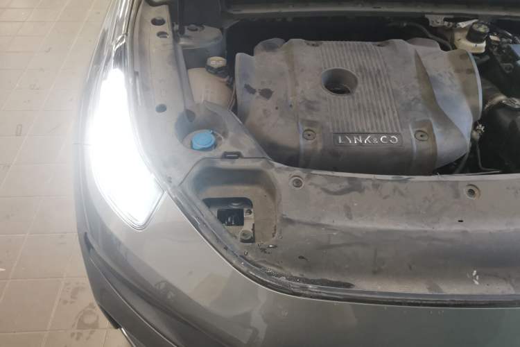 Used Lynk & Co 03 2022 2.0TD DCT JingPro Engine Bay Right