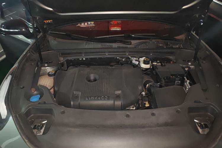 Used Lynk & Co 03 2022 2.0TD DCT JingPro Engine Bay