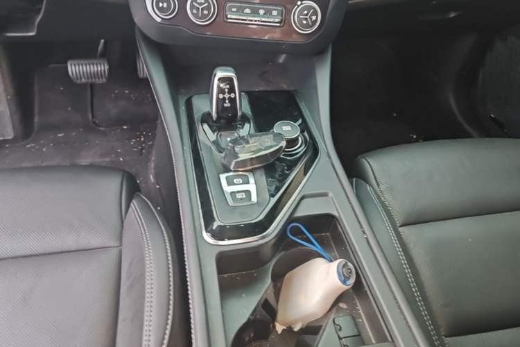 Used Lynk & Co 03 2022 2.0TD DCT JingPro Gear Lever