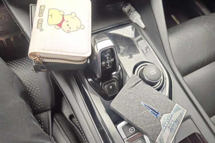 Used Lynk & Co 03 2022 1.5TD DCT JingPro Gear Lever
