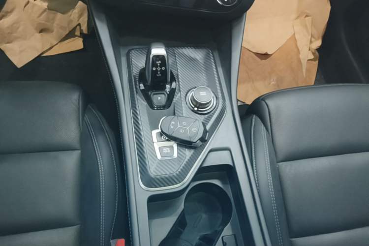 Used Lynk & Co 03 2022 2.0TD DCT JingPro Gear Lever