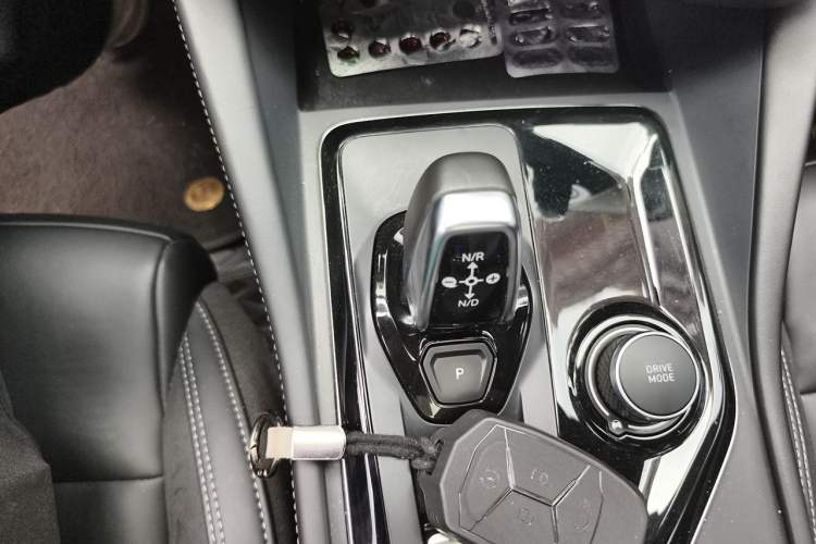 Used Lynk & Co 03 2022 2.0TD DCT GenioPlus Gear Lever