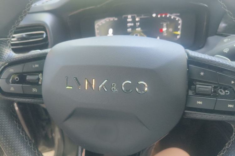 Used Lynk & Co 03 2022 2.0TD DCT JingPro Interior 1