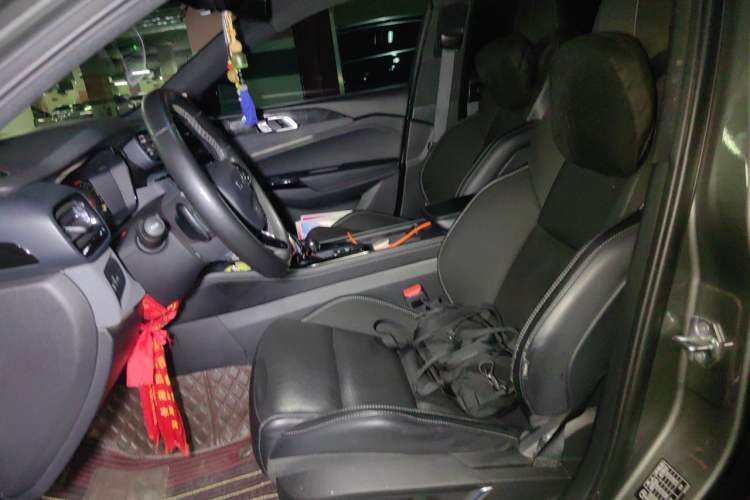 Used Lynk & Co 03 2022 2.0TD DCT JingPro Left Front Seat