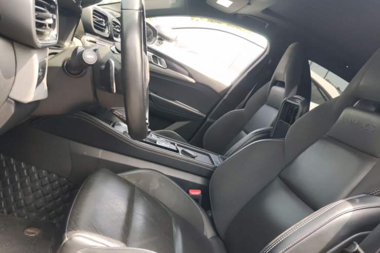 Used Lynk & Co 03 2022 2.0TD DCT JingPro Left Front Seat
