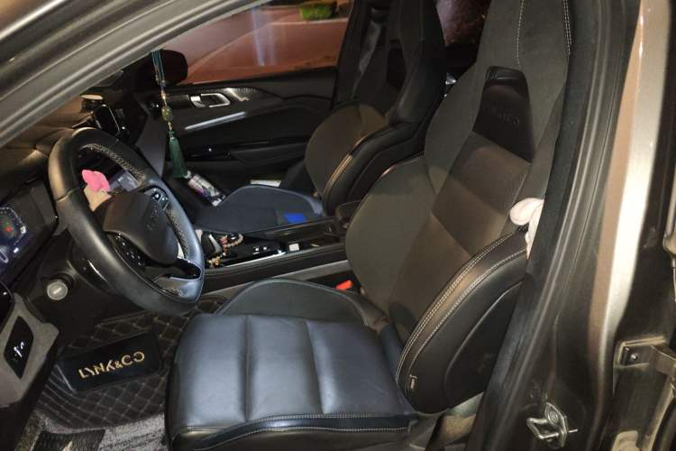 Used Lynk & Co 03 2022 2.0TD DCT JingPro Left Front Seat