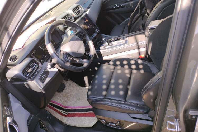Used Lynk & Co 03 2022 2.0TD DCT JingPro Left Front Seat