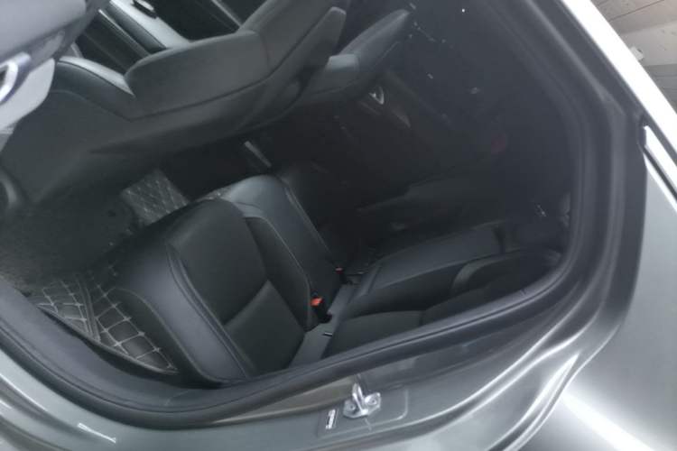 Used Lynk & Co 03 2022 2.0TD DCT JingPro Left Rear Seat