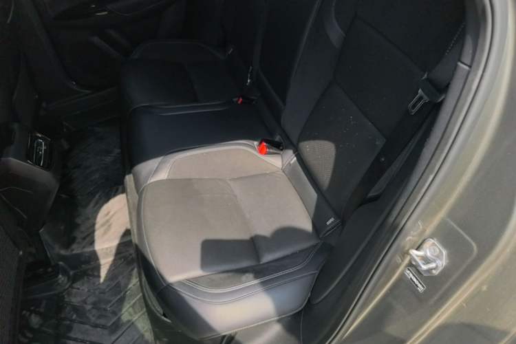 Used Lynk & Co 03 2022 2.0TD DCT JingPro Left Rear Seat