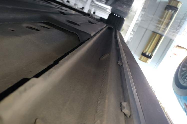 Used Lynk & Co 03 2022 2.0TD DCT JingPro Left Side Sill
