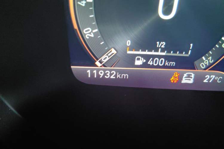 Used Lynk & Co 03 2022 2.0TD DCT GenioPlus Odometer Close Up
