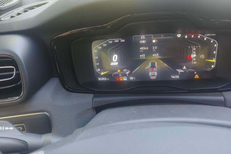 Used Lynk & Co 03 2022 2.0TD DCT JingPro Odometer Close Up