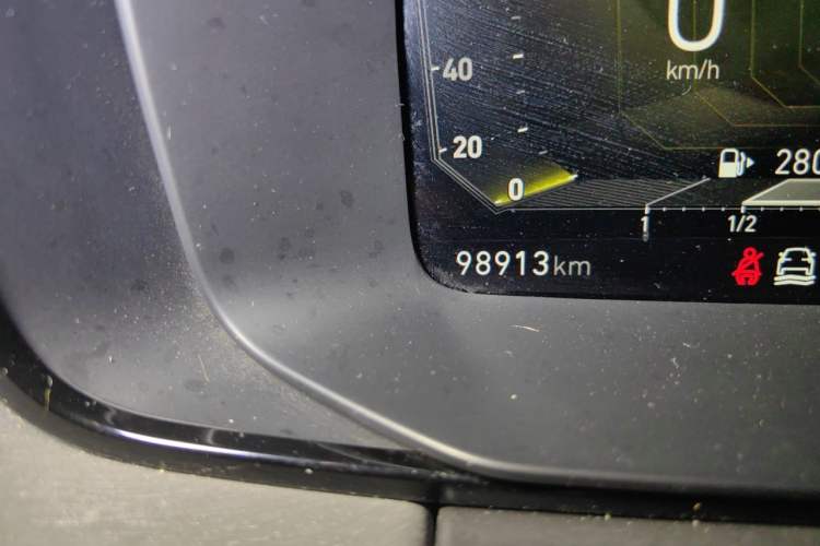 Used Lynk & Co 03 2022 2.0TD DCT JingPro Odometer Close Up