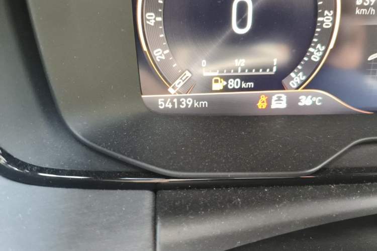 Used Lynk & Co 03 2022 2.0TD DCT JingPro Odometer Close Up