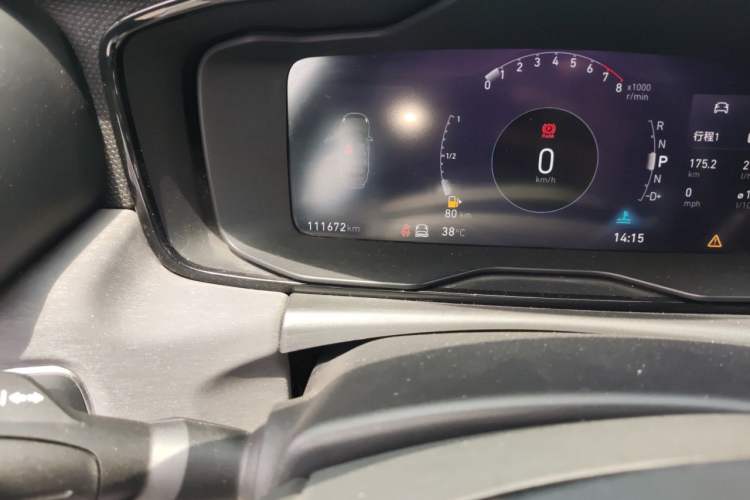 Used Lynk & Co 03 2022 2.0TD DCT JingPro Odometer Close Up