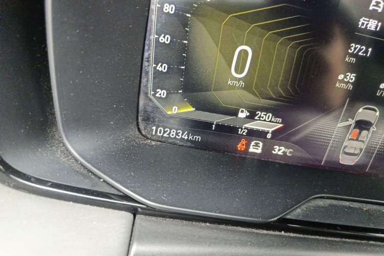 Used Lynk & Co 03 2022 1.5TD DCT JingPro Odometer Close Up