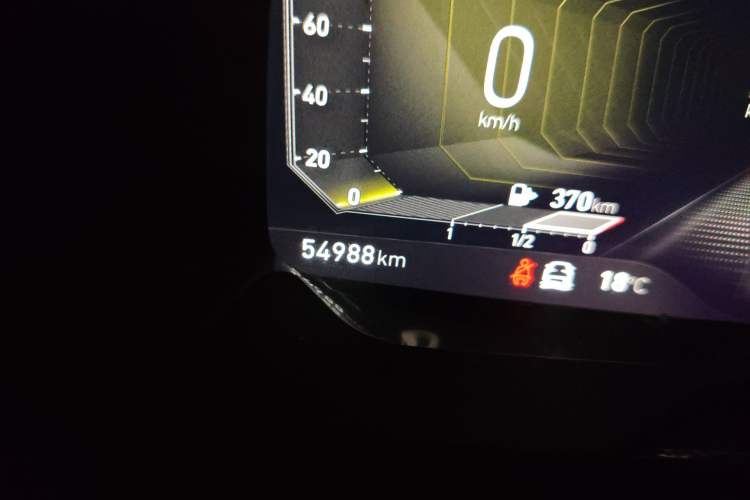 Used Lynk & Co 03 2022 2.0TD DCT JingPro Odometer Close Up