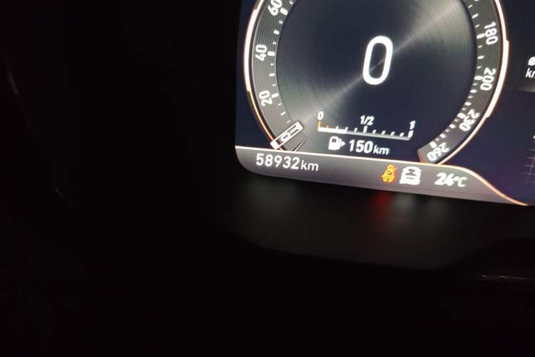 Used Lynk & Co 03 2022 2.0TD DCT GenioPlus Odometer Close Up