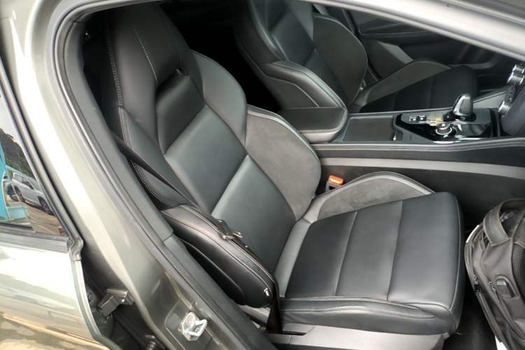 Used Lynk & Co 03 2022 1.5TD DCT JingPlus Right Front Seat