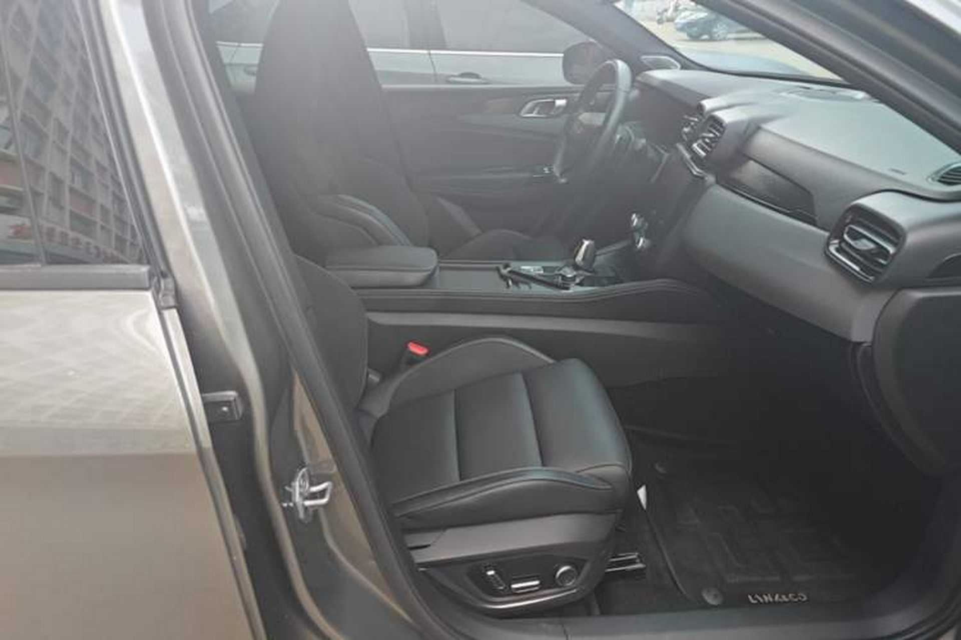 Used Lynk & Co 03 2022 2.0TD DCT JingPro Right Front Seat