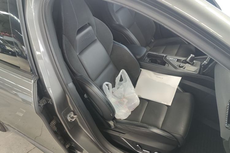 Used Lynk & Co 03 2022 2.0TD DCT JingPro Right Front Seat