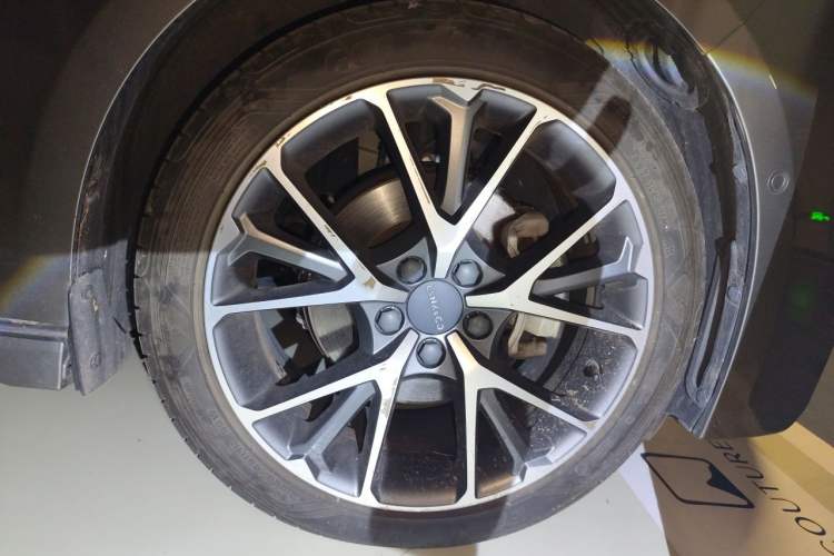 Used Lynk & Co 03 2022 1.5TD DCT JingPro Right Front Wheel Hub