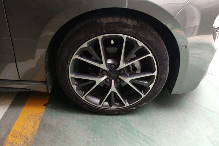 Used Lynk & Co 03 2022 1.5TD DCT JingPro Right Front Wheel Hub