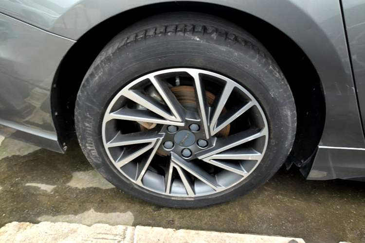 Used Lynk & Co 03 2022 1.5TD DCT JingPlus Right Rear Wheel Hub