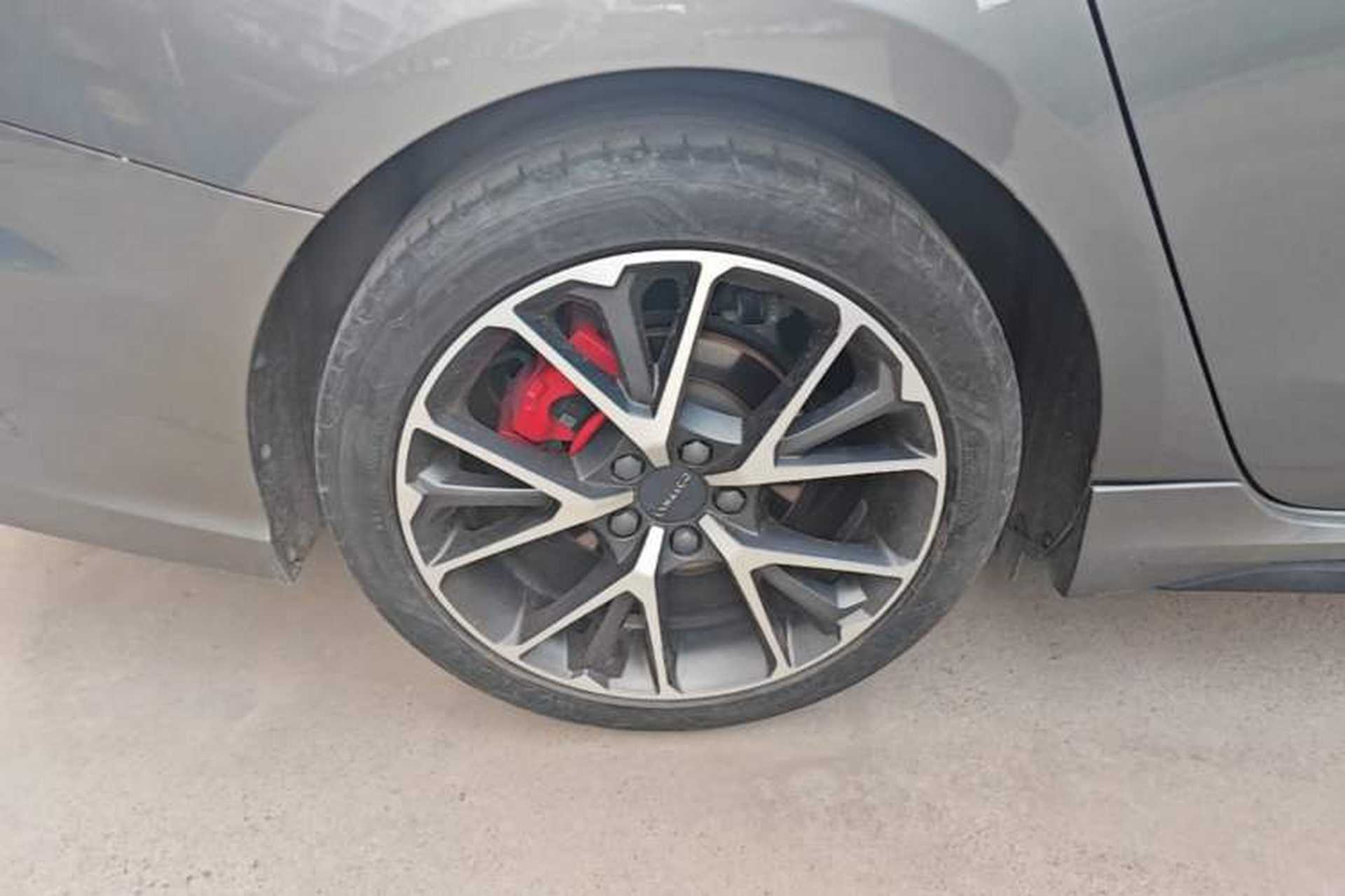 Used Lynk & Co 03 2022 2.0TD DCT JingPro Right Rear Wheel Hub