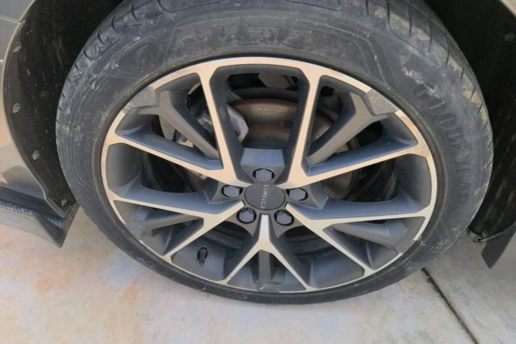 Used Lynk & Co 03 2022 2.0TD DCT JingPro Right Rear Wheel Hub