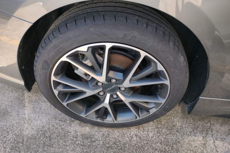Used Lynk & Co 03 2022 2.0TD DCT JingPro Right Rear Wheel Hub